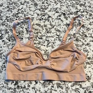 Skims Bra- Color Mica